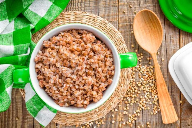 Loose dietary buckwheat porridge for those who want to lose weight